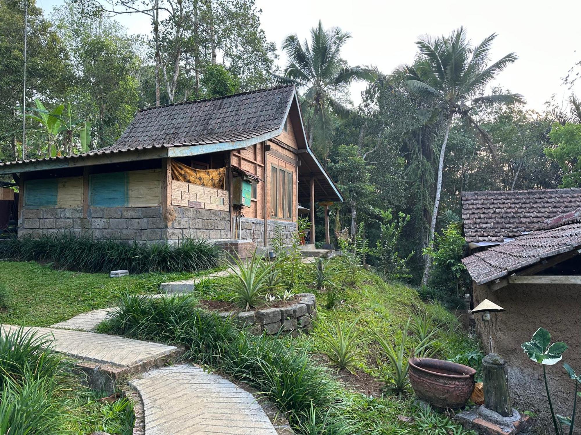 Oemah Tepi Sawah Villa Джатилувих Екстериор снимка